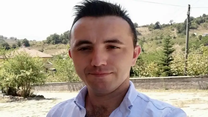 Evinde intihar etti...