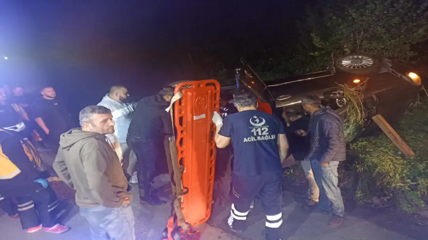 Otomobil sürücüsü yoldan çıkarak  su  kanalına düştü...