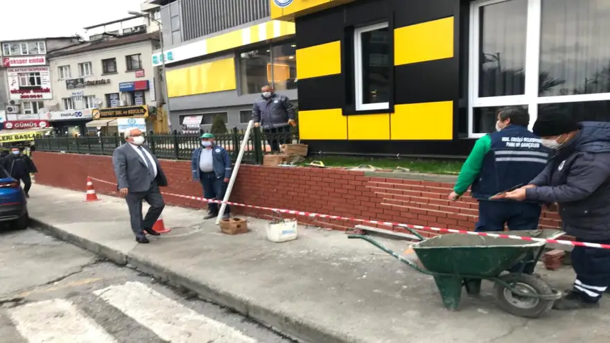 Belediye, PTT binasına çevre düzenlemesi yaptı