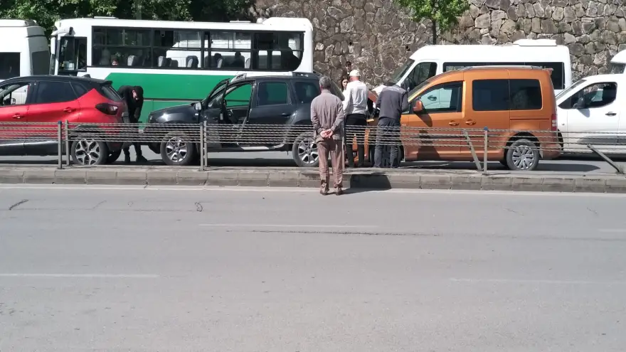 Zincirleme kaza: Şans eseri yaralanmadılar