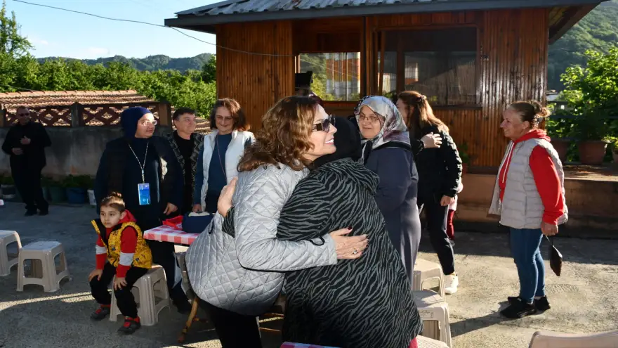 Neriman Posbıyık, mahallelere teşekkür turuna çıktı