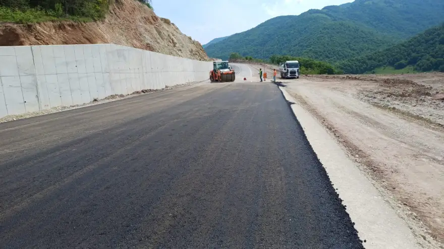 Ereğli-Devrek yolunda çalışmalar aralıksız sürüyor...