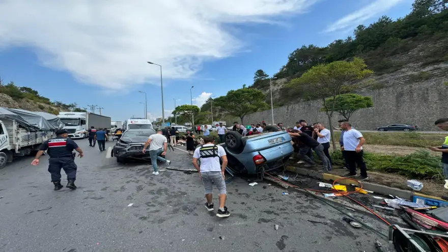 Trafik kazası: 1 kişi öldü, 1'i çocuk 3 kişi yaralandı 