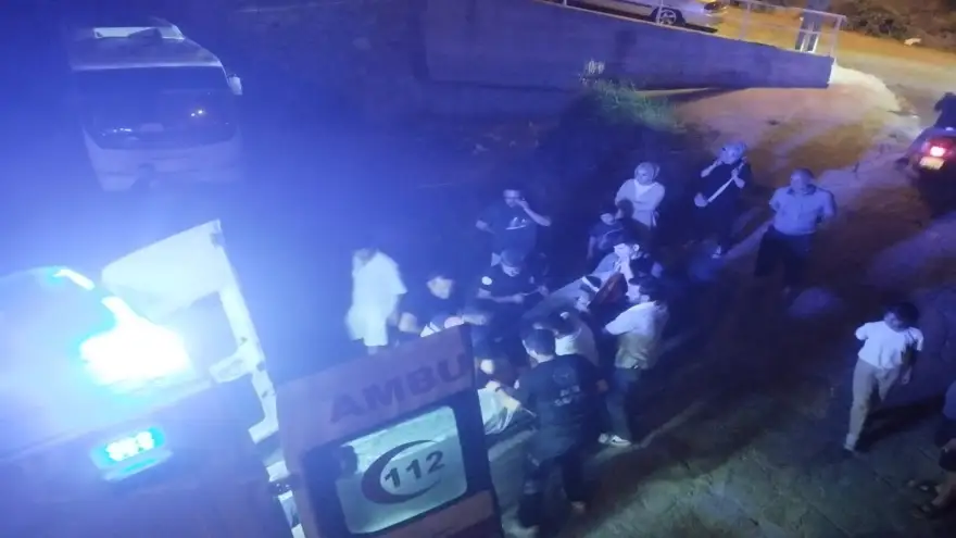 Cinnet geçirdi, ailesini bıçak darbeleri ile yaraladı...