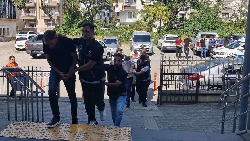 Eregli'de NARKOTİK ekiplerince 3 kilo toz esrar ele geçirildi. 