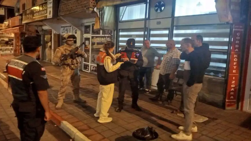 Jandarma denetimlerine aralıksız devam ediyor..