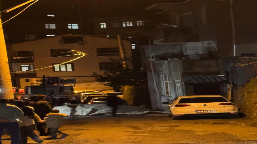 Polisler ikna etti çatıdan indi