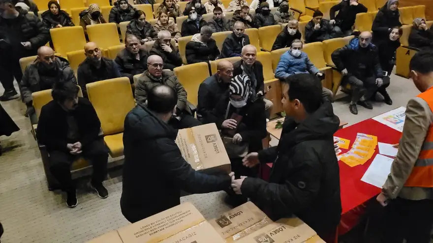 Lösev Kanserli Hastalara Et Dağıttı...