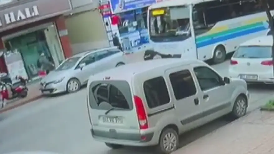 Kaza anı güvenlik kameralarına yansıdı…