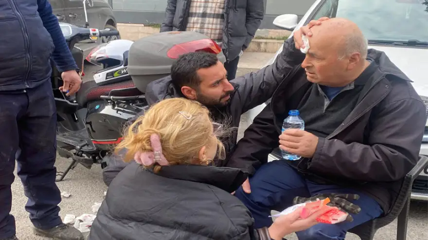 Motosiklet sürücüsü yayaya çarptı: 2 Yaralı