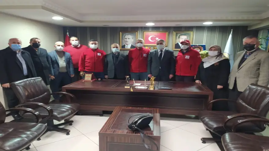 Kızılay’dan Hayırseverlere Teşekkür Plaketi ve Madalya