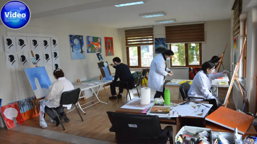 Engelli bireylere resim ve müzik kursu…