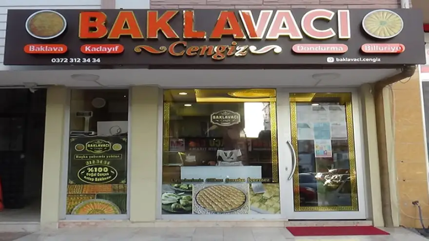 Baklavacı Cengiz tatlı anlar yaşatıyor