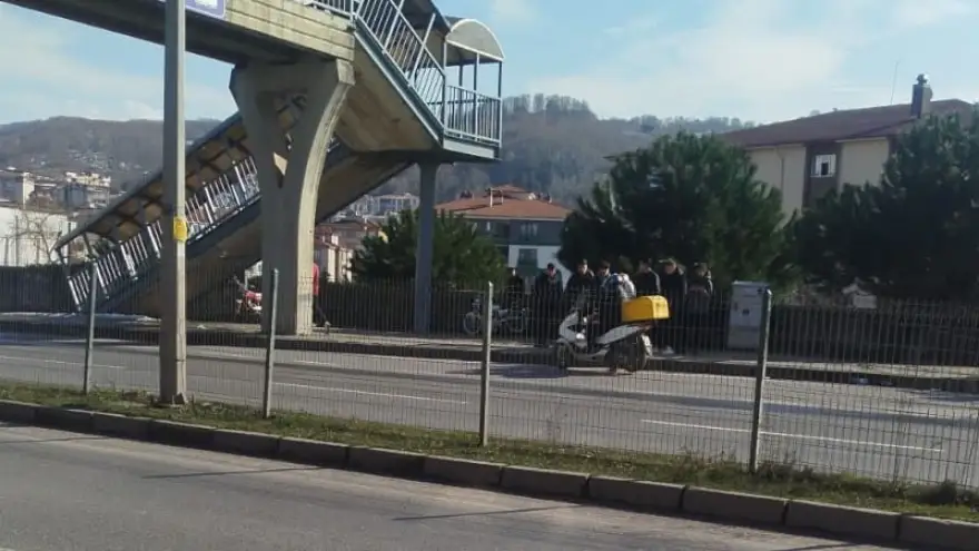 Ambulansı beklemedi, olay yerinden kaçtı