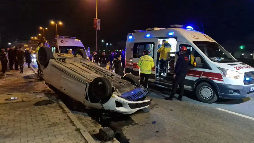 Refüje çarptı, takla attı: 5 Yaralı