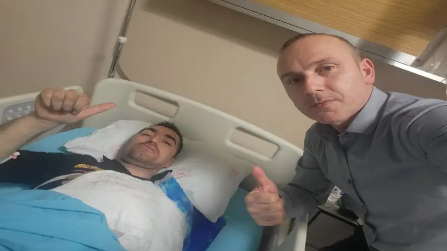 Yangına müdahale ederken düşerek yaralanan itfaiye amiri ameliyata alındı