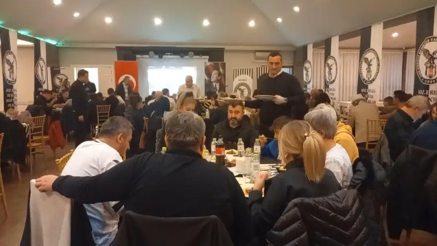 İftar programında bir araya geldiler..