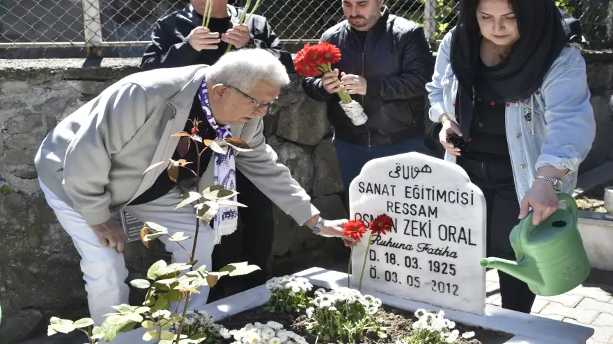 OSMAN ZEKİ ORAL, VEFATININ 13. YILINDA MEZARI BAŞINDA ANILDI