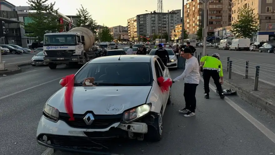 Düğün konvoyunda kaza: 1 Yaralı