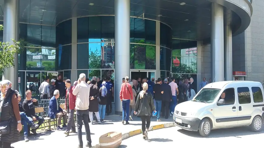 Aile fertleri arasında çıkan tartışma silahlı kavgaya döndü