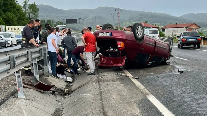 Trafik Kazası: 3 Yaralı