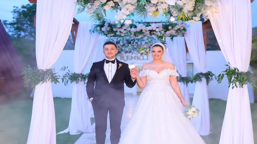 Muhteşem Bir Düğünle Dünya Evine Girdiler..
