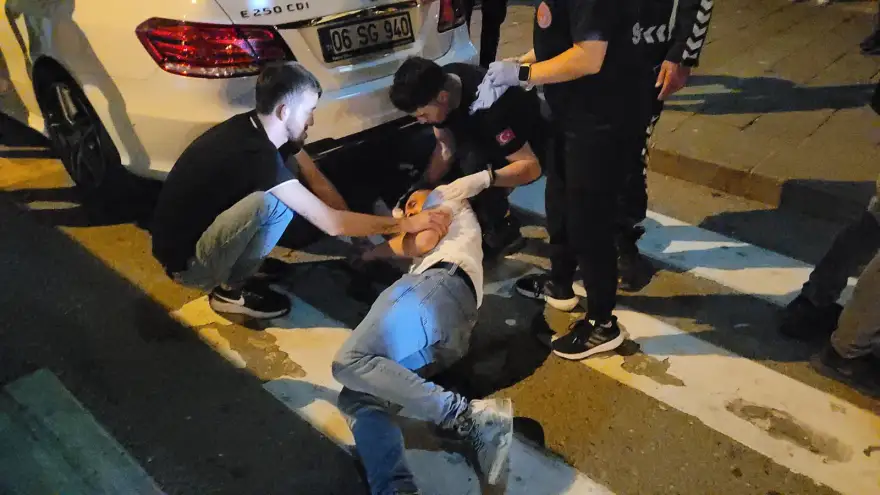 Hafif ticari kamyonet yaya çarptı..