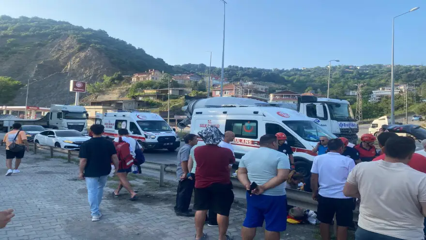 İki otomobil çarpıştı: 3 Yaralı