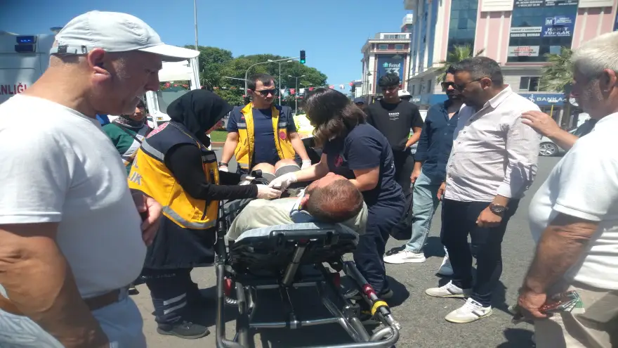 Hafif ticari araç bisiklet sürücüsüne çarptı