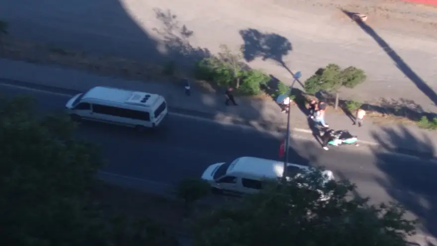 İşçi servisi motosiklet ile çarpıştı: 1 Yaralı