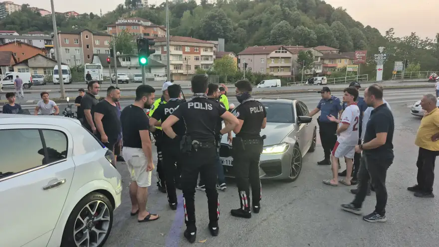 Trafikte çıkan tartışma karakolda bitti...