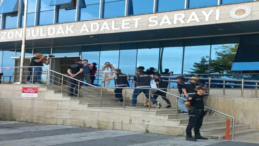 Lüks otellerde ucuz tatil vadeden bir kişi tutuklandı