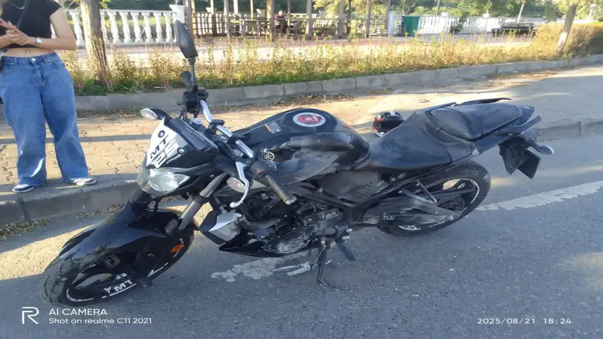 Motosiklet sürücüsü düşerek yaralandı