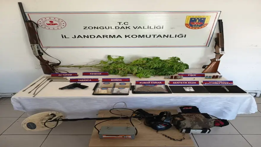 Jandarmadan 3 ayrı adrese operasyon: 2 kişi tutuklandı..