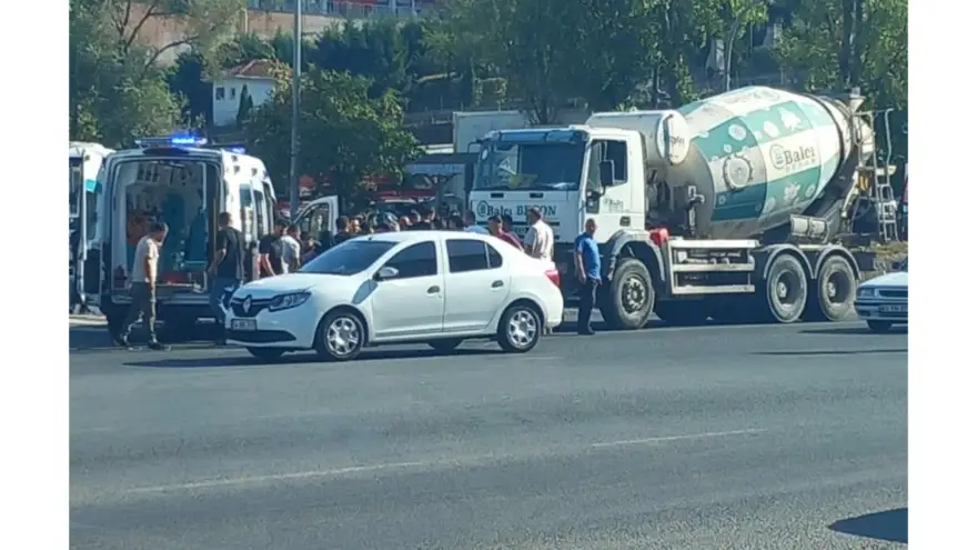 Motosiklet mikserin altında kaldı…