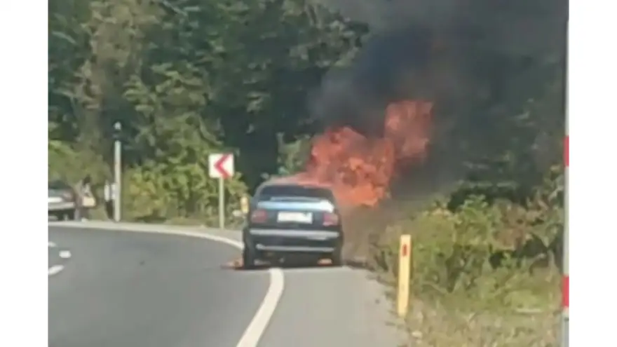 Seyir halindeki otomobil Alev aldı..