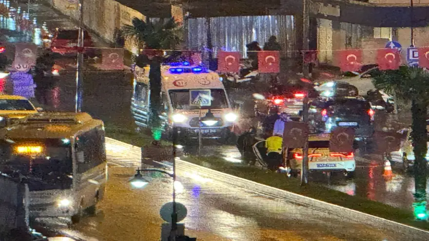 Motosiklet yayaya çarptı: 2 Yaralı