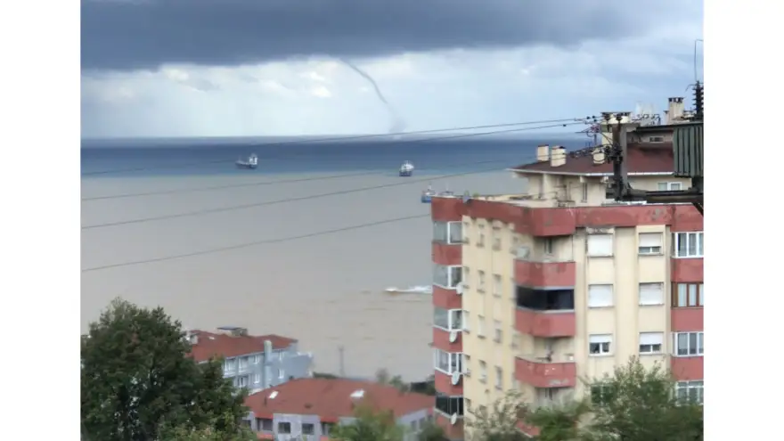 Ereğli'de denizde hortum oluştu..