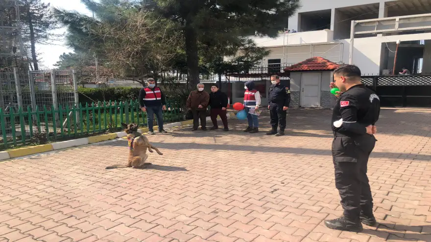 Otizmli çocuklar Jandarma Karakolunda misafir edildi