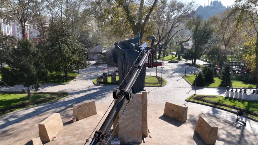 KDZ. EREĞLİ’DE ATATÜRK BÜSTLERİ VE ANITLAR TEMİZLENDİ