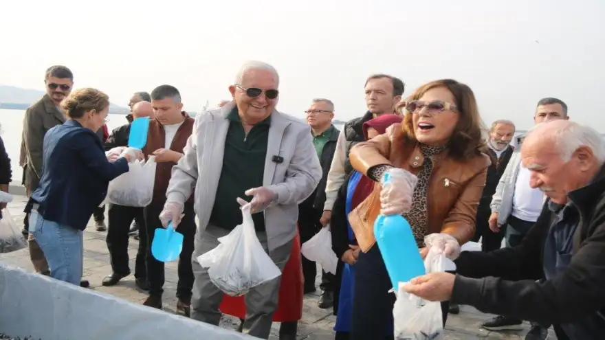 10 TON HAMSİ, IZGARA VE MANGAL DAĞITILDI..