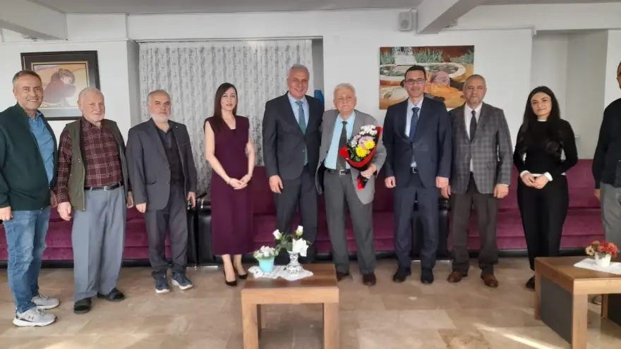 Ereğli’de Öğretmenler Günü Vefayla Taçlandı..