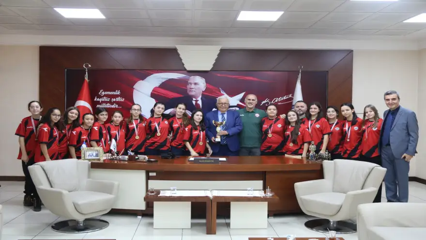 ŞAMPİYON BASKETÇİLERDEN ZİYARET