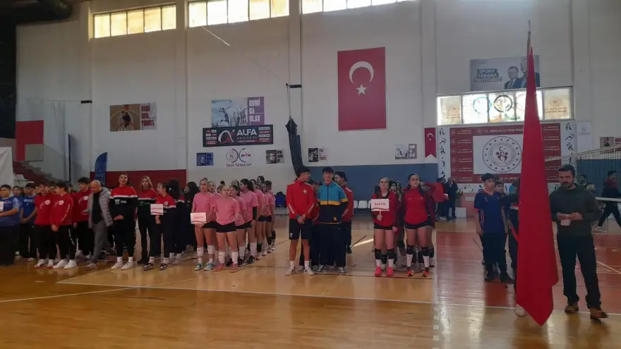 Yıldızlar Sahne Aldı: Okul Sporları Voleybol Grup Birinciliği Ereğli’de