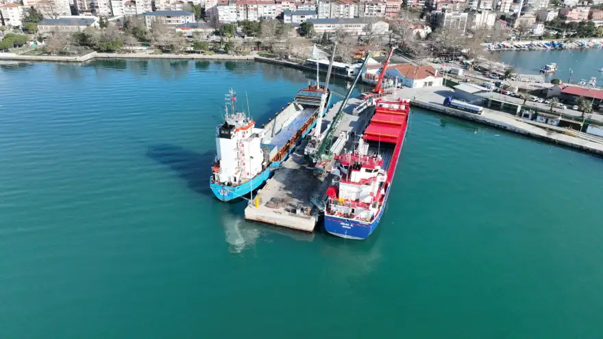 KDZ. EREĞLİ BELEDİYE LİMANI İTHALAT VE İHRACAT FİRMALARINA NEFES OLUYOR