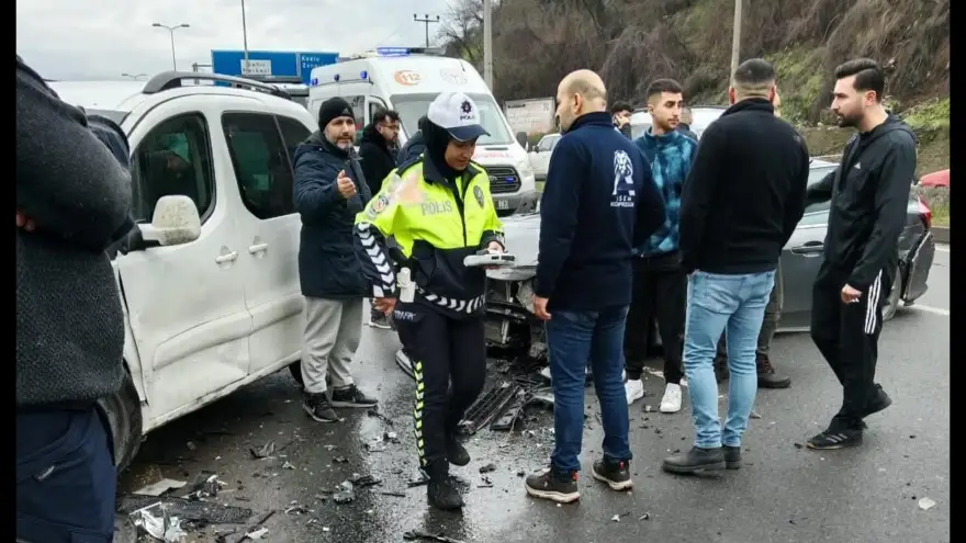Zincirleme trafik kazası: 5 yaralı