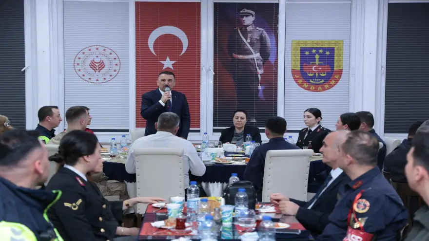 Vali Hacıbektaşoğlu Jandarma Personeliyle İftarda Buluştu