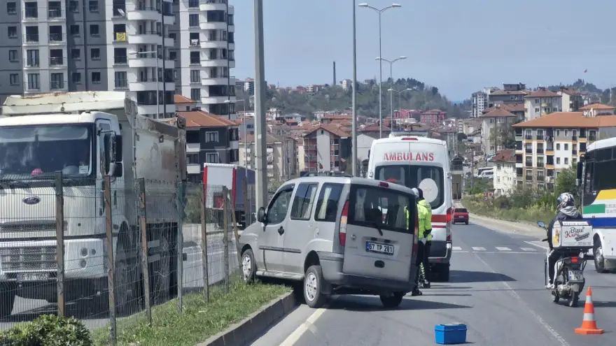 Lastik Patladı, Direksiyon Hakimiyetini Kaybetti: 1 Yaralı