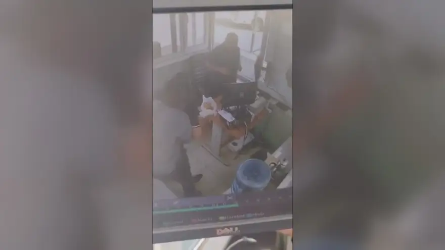 Yemek Yerken Ölümle Burun Buruna Geldi, Arkadaşı Son Anda Kurtardı