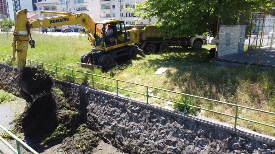 Kdz. Ereğli’de dereler temizleniyor, ilaçlanıyor…